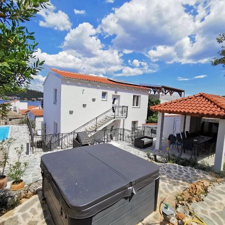 Tisno Resort 외부 사진